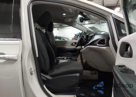 2017 Chrysler Pacifica Touring Plus из США, поврежденный, VIN 2C4RC1BG6HR780053